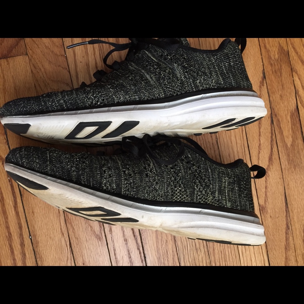 APL Techloom Pro Black Gold Metallic Sneakers - Picture 7 of 8